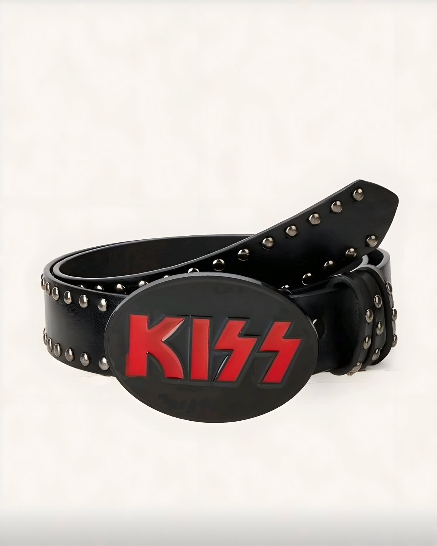 correa negra con logo Kiss y tachuelas redondas