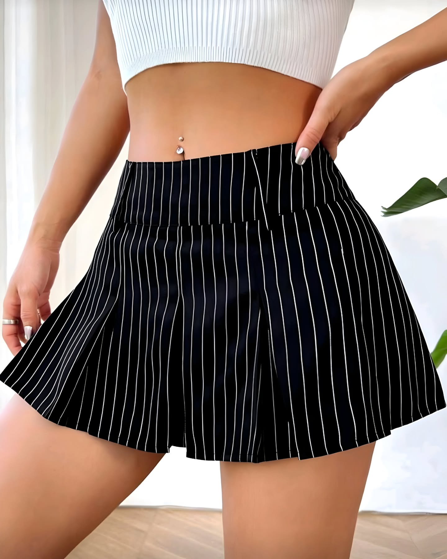 Mini falda plisada negra con rayitas y2k