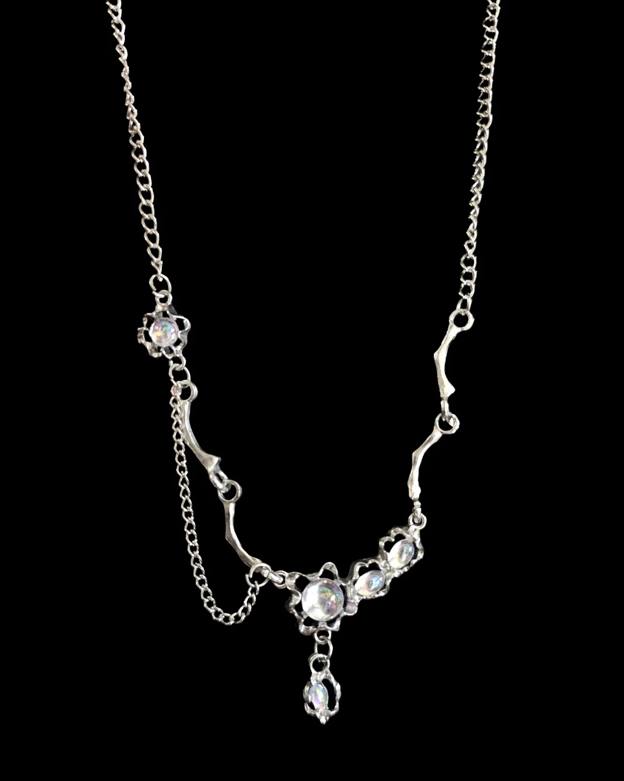 Collar Plateado Y2K Con Piedras Tornasol